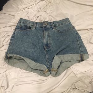 Urban BDG Mom jean shorts size 27